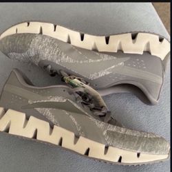 Size 11.5 Reebok Zig Dynamica 2.0 HQ5896 Gray Athletic Running Shoes Mens 