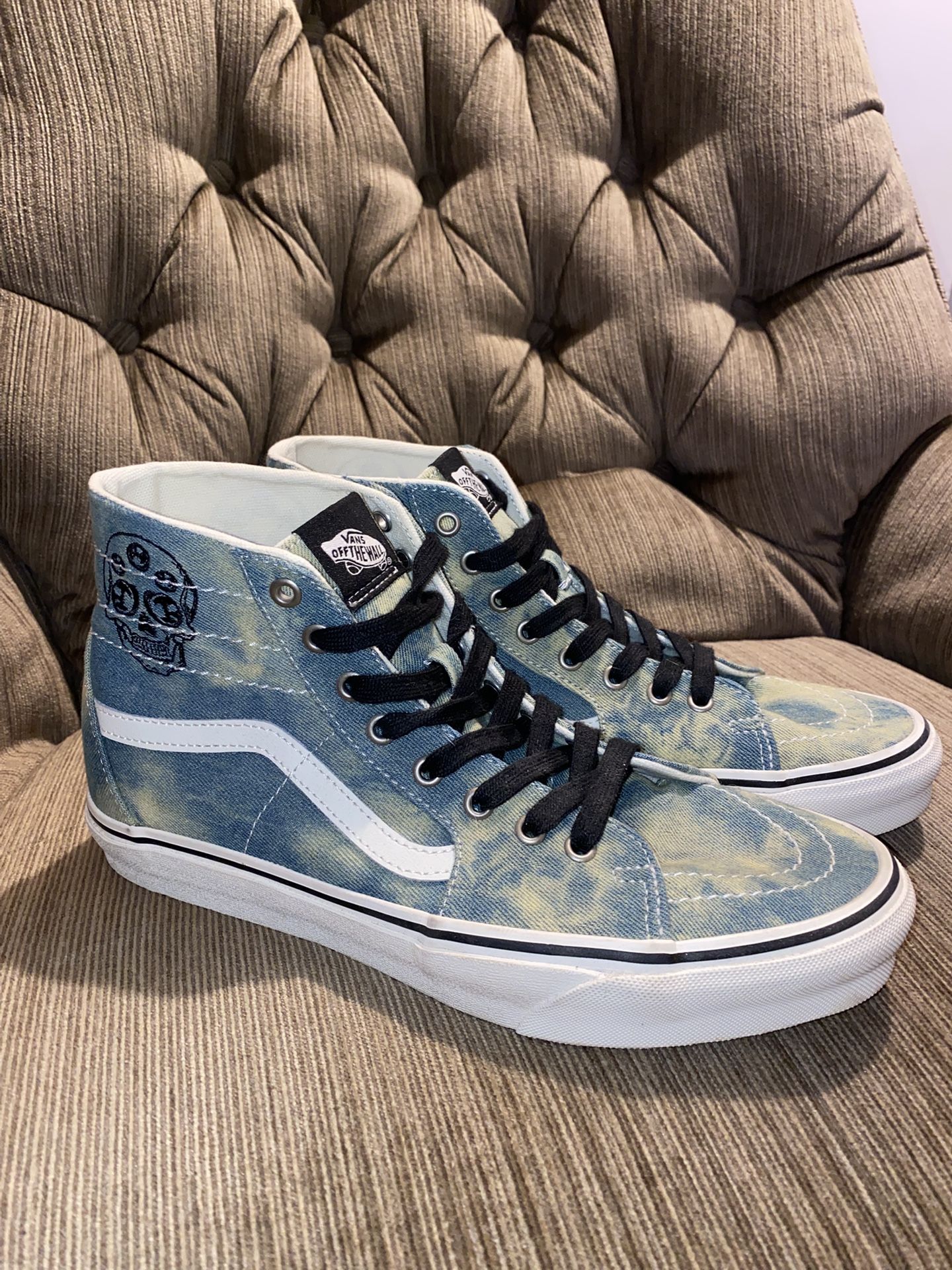 Men’s Size 10 Blue Denim Vans With Skull Emblem 