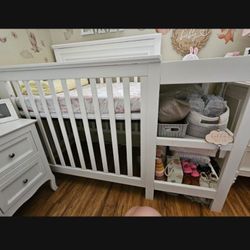 Crib And Changing Diapers 