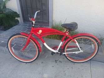 Men's 26" red and white beach cruiser