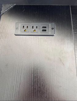 Escritorio o desk.