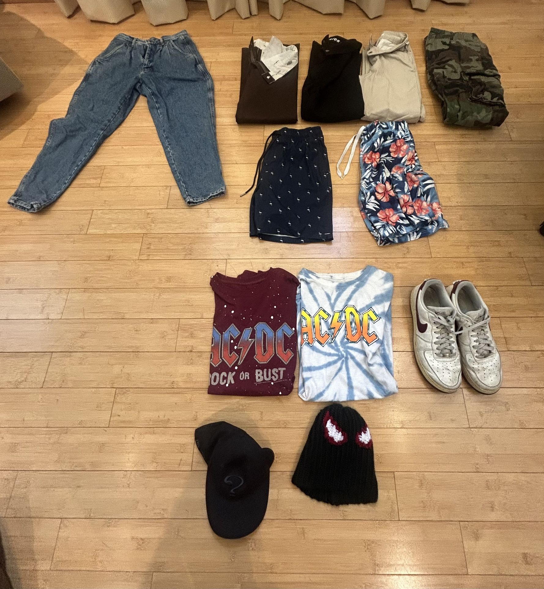 Men’s and girls clothes. Levi’s, Dickies, Nike and more!