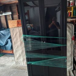 China Cabinette . With light And Shelvels , In Perfect Condition From Ikea. 