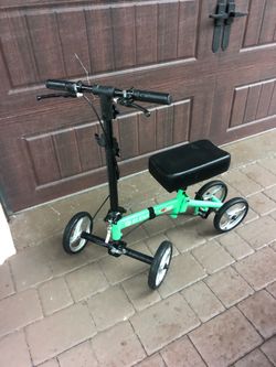 KNEE SCOOTER