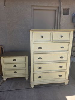 Chest of Drawers and matching nightstand