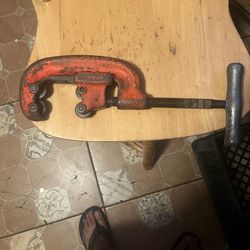 RIDGID 1/2 TO 2 N0_ 42A 4 BLENDS IN GOOD CONDITION $$45