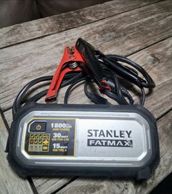 Stanley FATMAX 1800 Peak Amp Lithium Jump Starter with USB