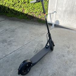 Electric Scooter (Ninebot KickScooter F25)