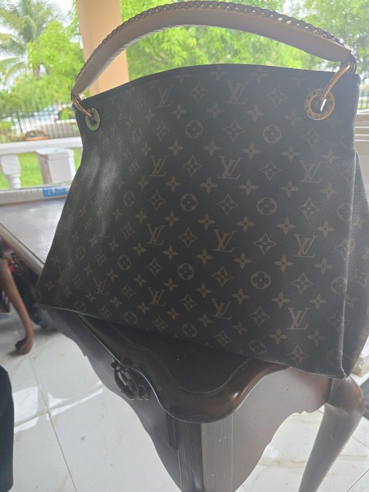 Brown Lovis Vuiton