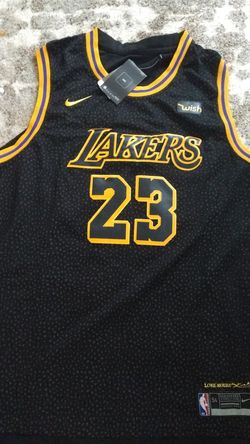 LeBron black Lakers jersey size runs L/XL