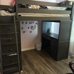 Room 4 kids Loft bed (twin)