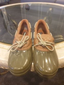 Size brand new no box Sperry Duck snow shoes