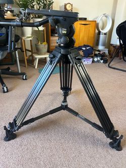 Vinten Vision 100 3466-3 Fluid Head 3772-3 Carbon Fiber Tripod ENG System