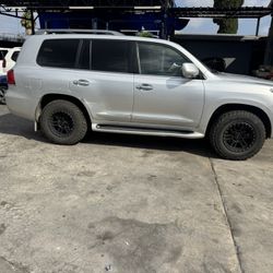 2010 Lexus LX570