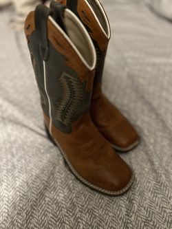 Boys size 2 Cowboy Boots