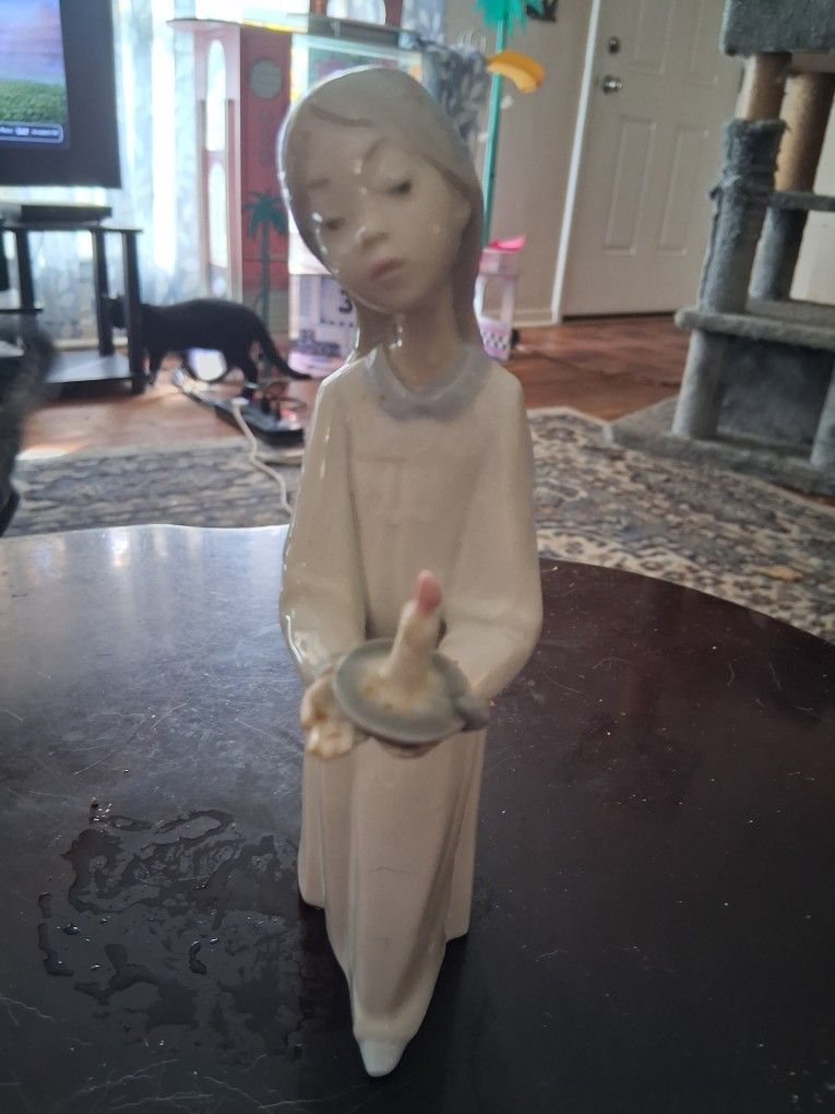 Lladro - Little Girl In Nightgown Holding A Candle