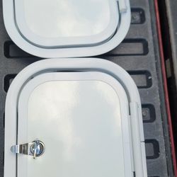 Challenger door lippert 12x9