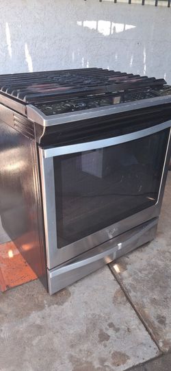 Estufa buenas condiciones  horno  todo le funciona
