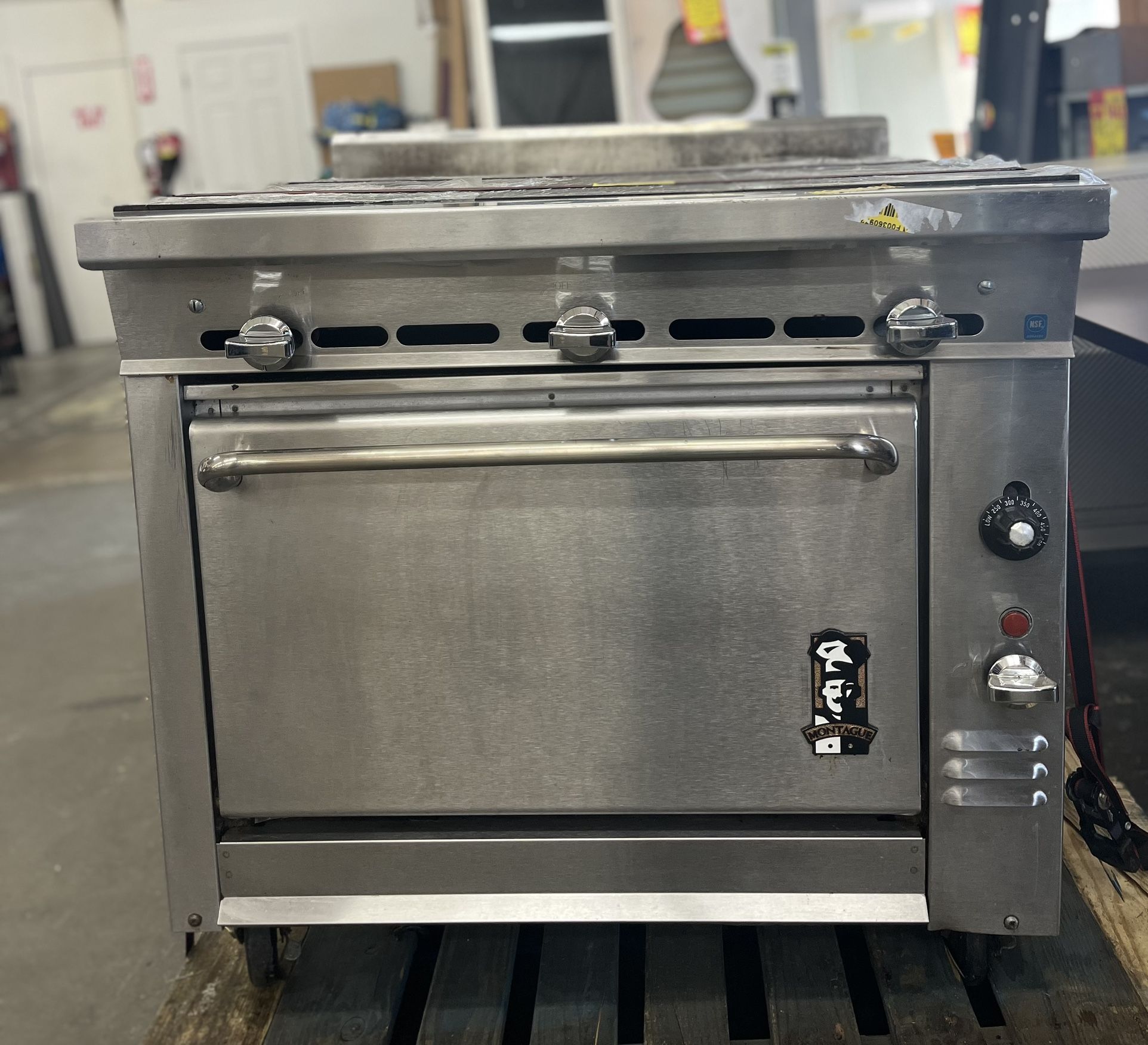 Montague 136-9G 36” Heavy Duty Stainless Steel Range Heavy Duty Gradient Cook Top  