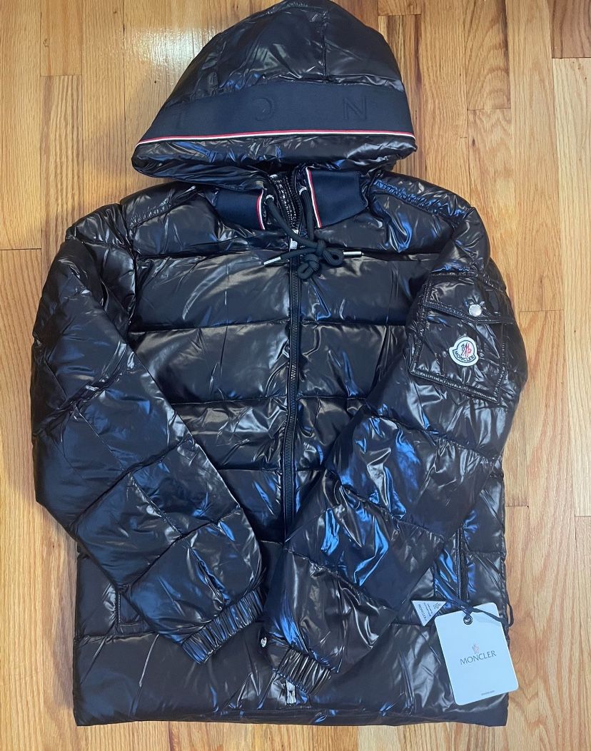 Moncler Jacket (L,XL)