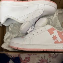 Dc Shoes Pink And White Size 5.0