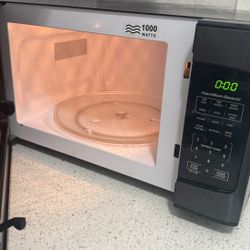 Microondas Hamilton Beach.