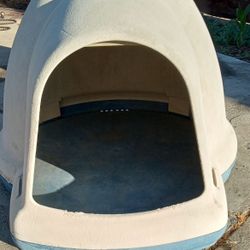 Dog Igloo 2, Dog House