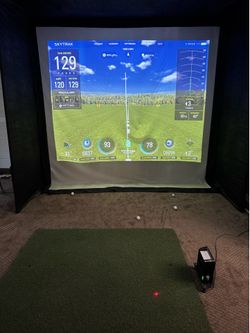 Golf simulator. Launch monitor
