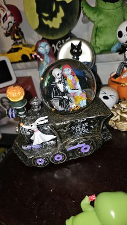 Disney Nightmare Before Christmas Snowglobe