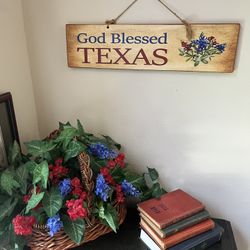 Texas Wall Decor Floral Arrangement And Vintage Books Katy Or Conroe 