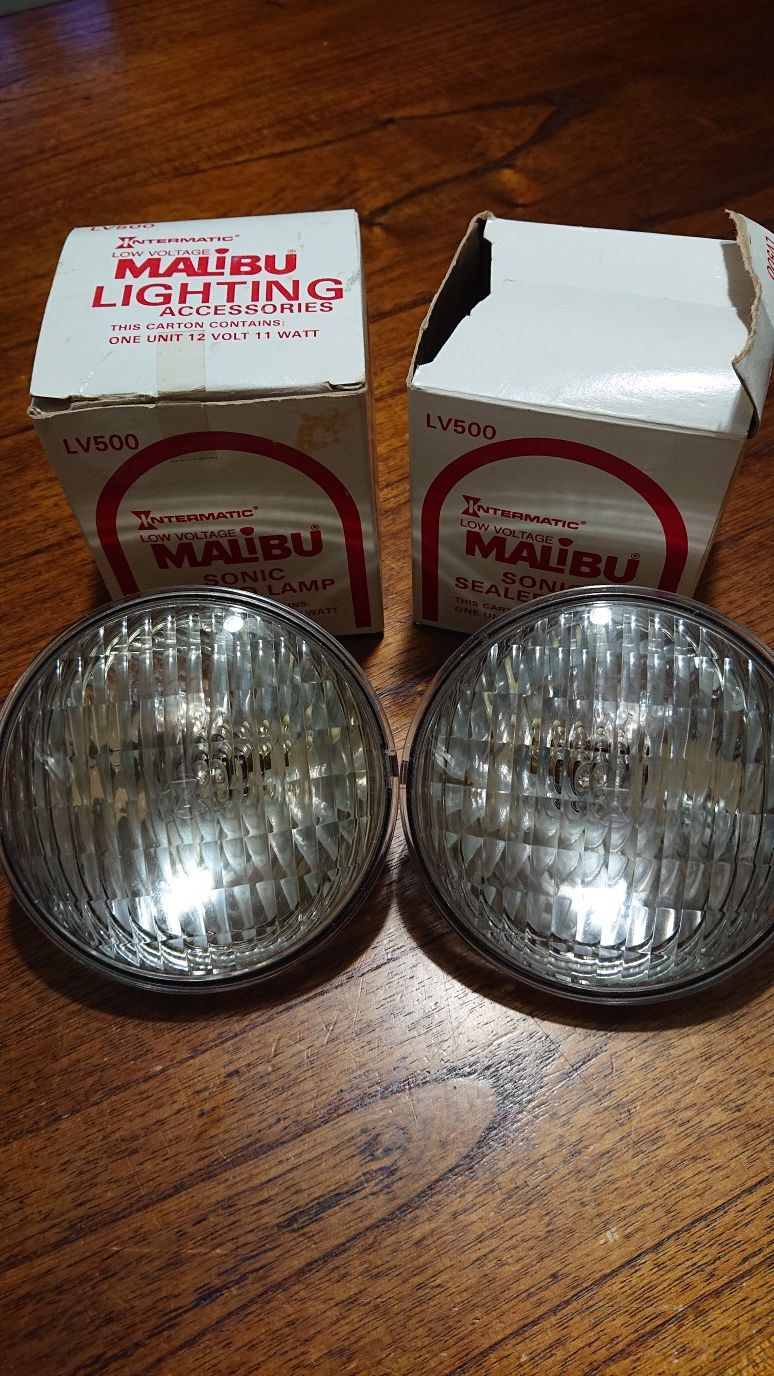 2 NOS Low Voltage Malibu LV500 Sonic Sealed Lamp. 12 volt 11 watt