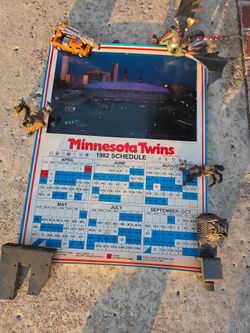 vintage 1982 Minnesota Twins baseball schedule poster