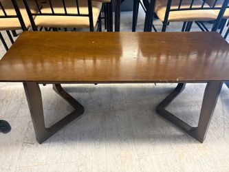 Wooden coffee table (18×41×16)