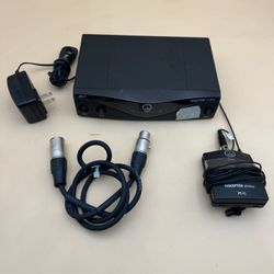 AKG Perception Wireless 45 Presenter Set (SR45 & PT45) Microphone And Receiver