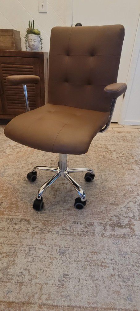 Petite Vanity / Office Desk Chair