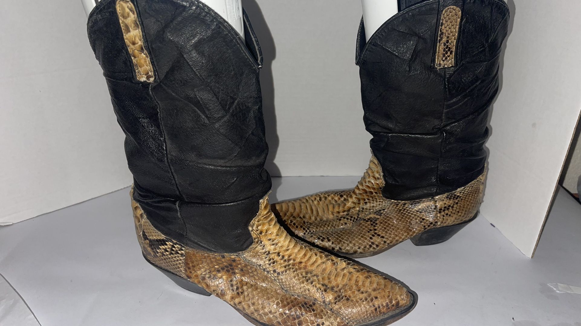 Men’s Zodiac Boots Size 8.5 