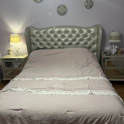 Fancy queen bedroom set