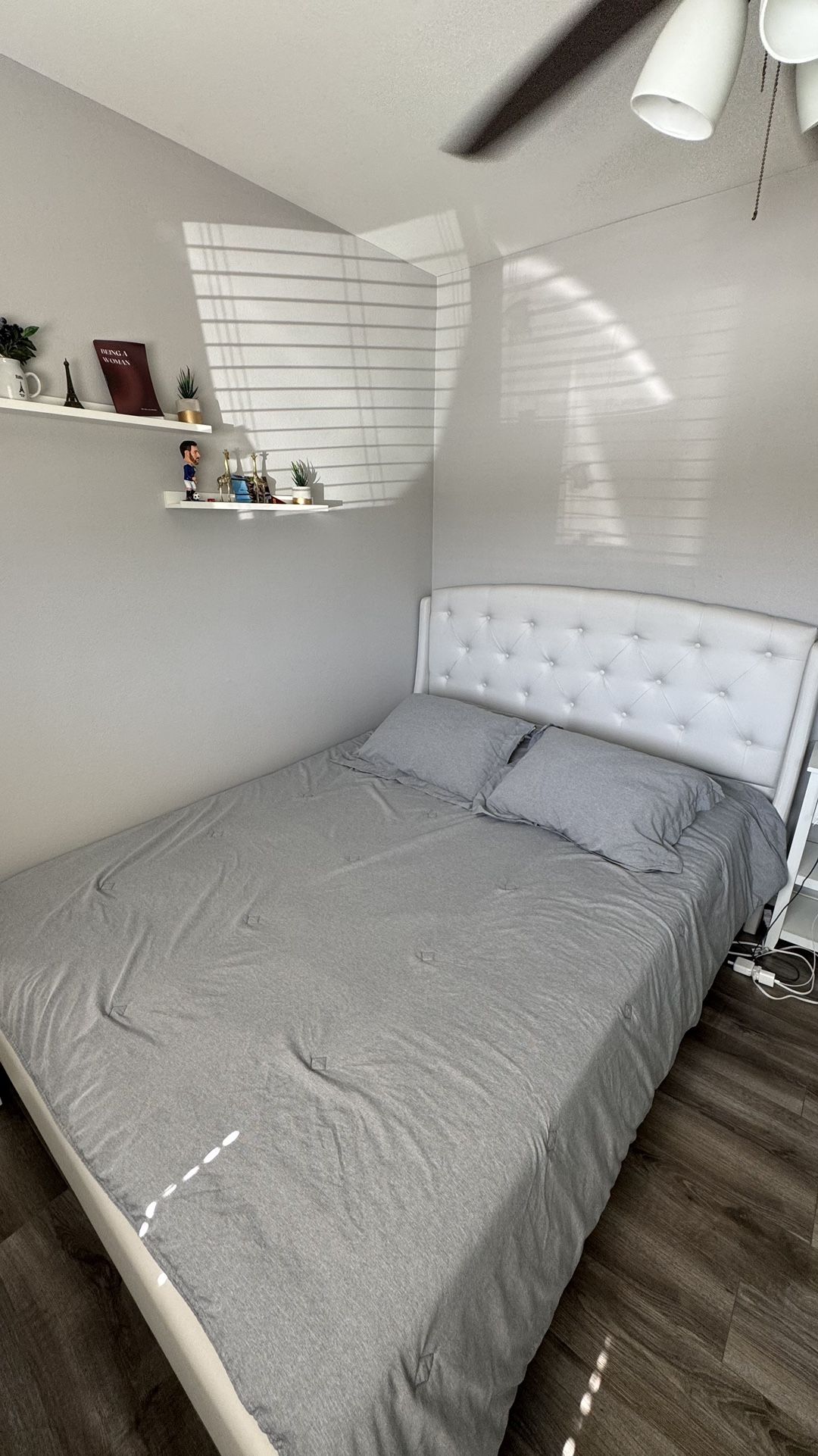 White Queen Bed With Dresser