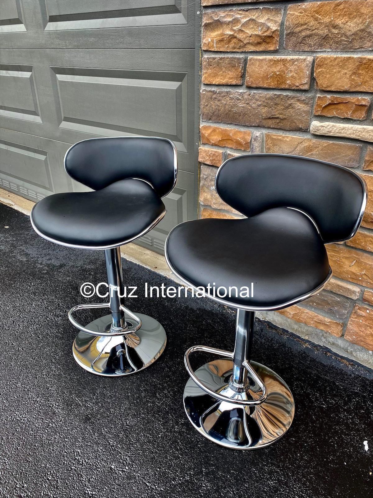 New 2 Black Bar Stools