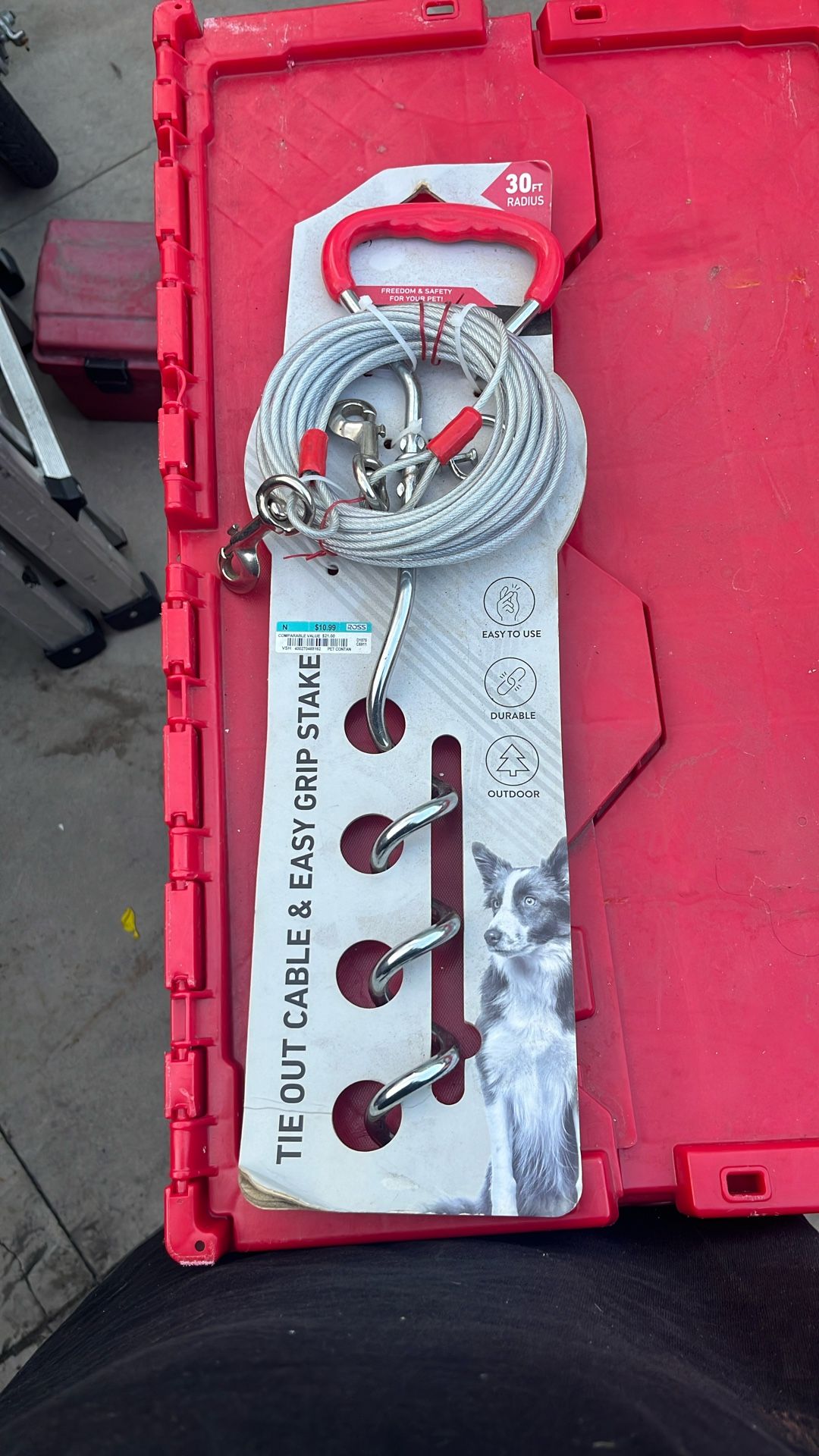 Stake And 30ft Cable To Keep Dog In Yard