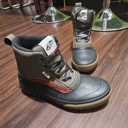 New VANS Standard Mid MTE Snow Boots Black/Canteen Men’s Size 9 Women’s Size 10.5 No Box $50.....