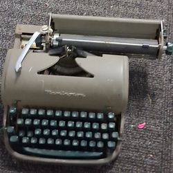 Typewriter 