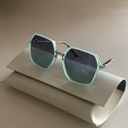 😎 NEW Dolce & Gabbana Aqua Blue Sunglasses – Gradient Lens, Square Frame & Burberry Case 😎