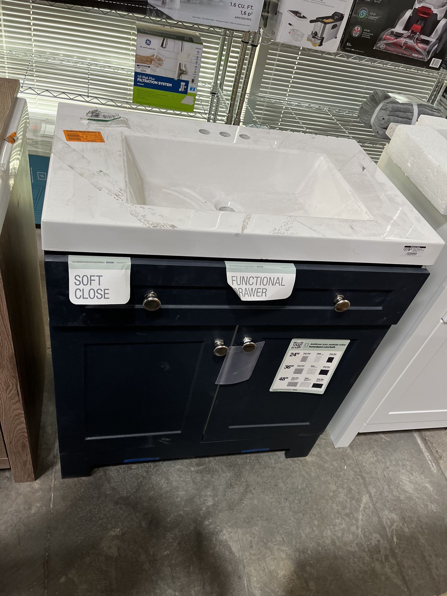 Glacier Bay Everdean 30.50 in. W x 18.75 in. D x 34.14 in. H Bath Vanity in Deep Blue