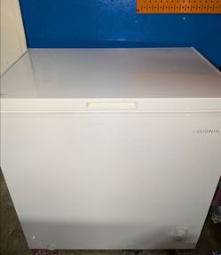 Insignia Deep Freezer