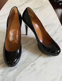 Gucci Patent Leather Pumps 37.5- 7.5 US Size