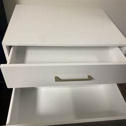 2 Bed Side Tables 