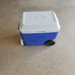 32 Quarts Coleman Wheeled Cooler