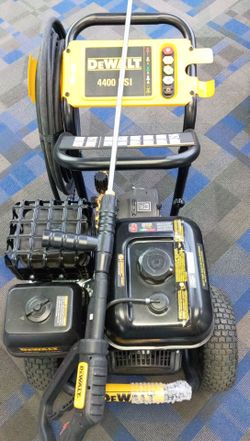 DeWALT 4400 PSI