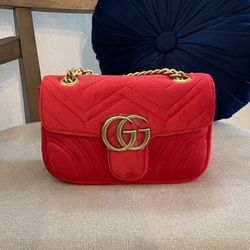 Velvet Gucci !! 